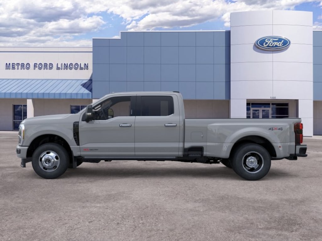 New 2026 Ford F-350 Platinum Crew Cab