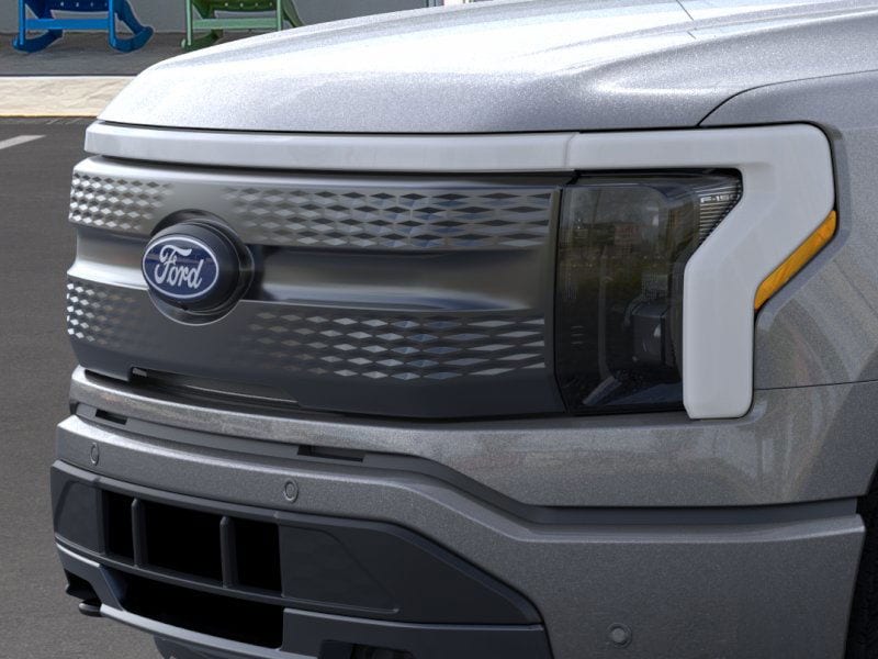 2025 Ford F-150 Lightning Flash photo 39