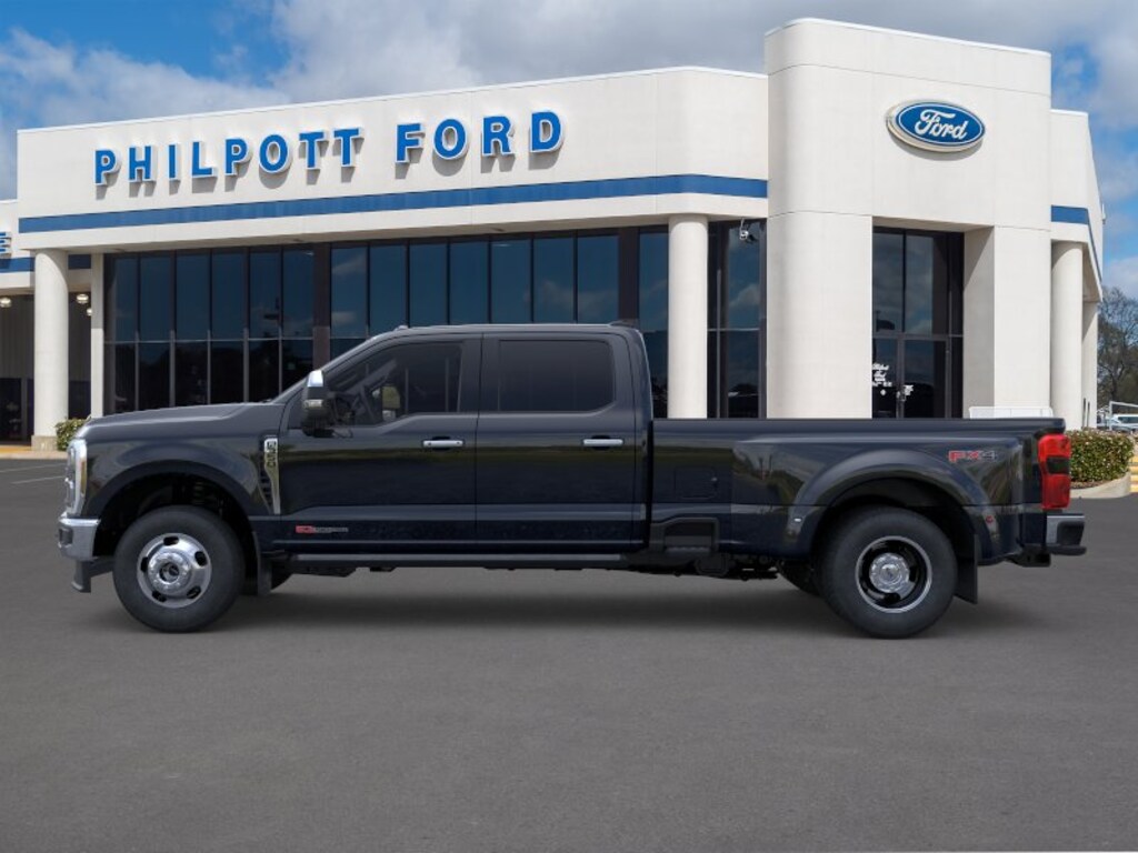 New 2026 Ford F-350 LARIAT Truck Crew Cab