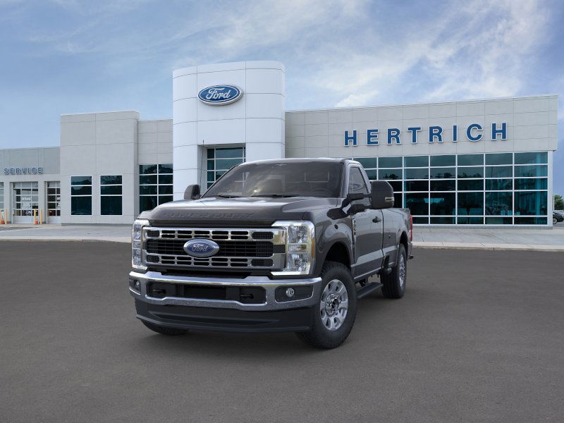 2025 Ford F-350 XLT photo 2