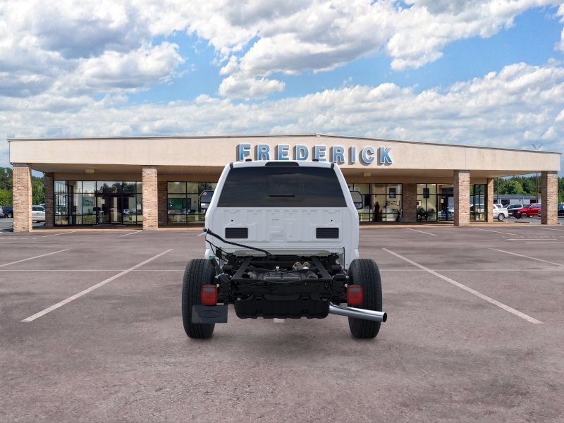 2026 Ford Super Duty F-350 SRW Chassis Cab F-350&reg; XL 4WD Crew Cab 179 WB 60 CA