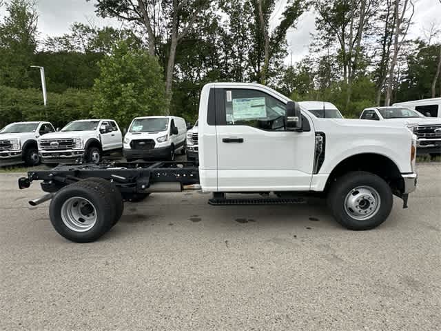 Thumbnail: 2025 Ford Econoline - 29