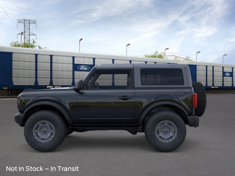 2025 Ford Bronco Base photo 3