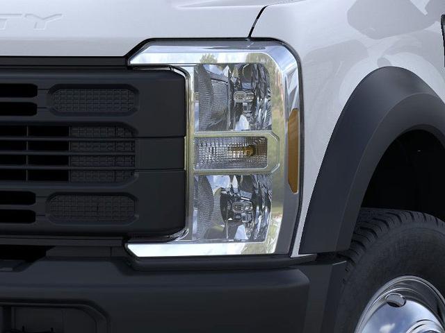 2025 Ford F-550 Super Duty Chassis Cab XL - Photo 40