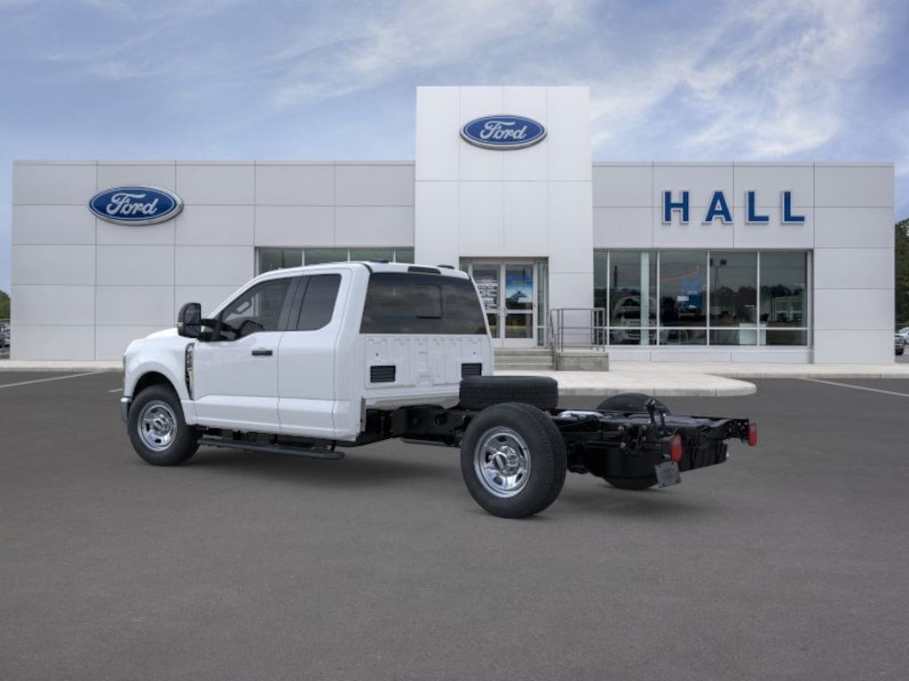 New 2026 Ford F-Series Sd F350 4X2S/Cccsr TRUCK