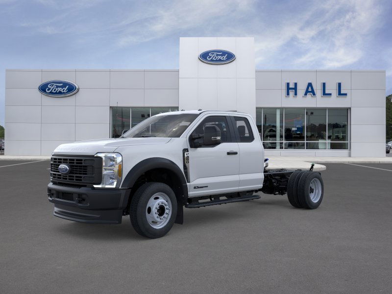 2026 Ford F-450 Super Duty Chassis Cab XL's photo