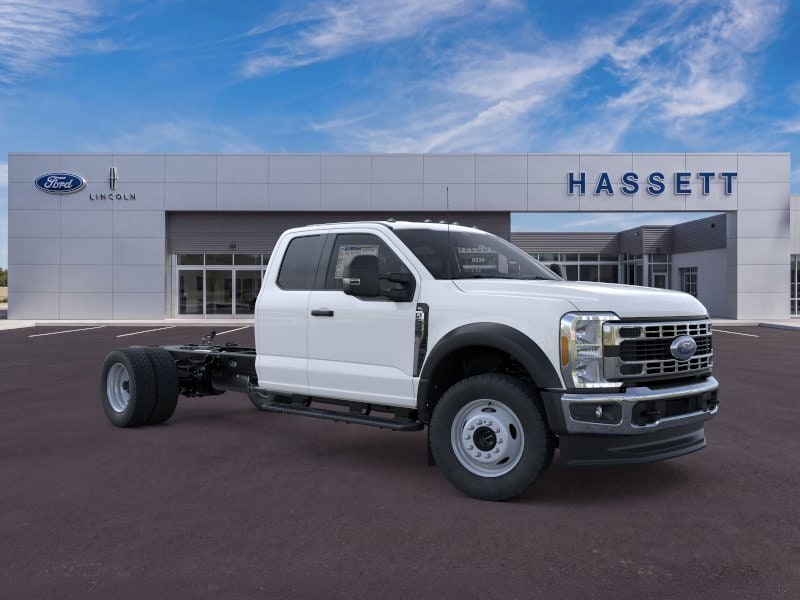 2025 Ford F-550 Super Duty Chassis Cab XL - Photo 32