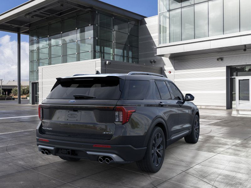 2025 Ford Explorer Platinum 8