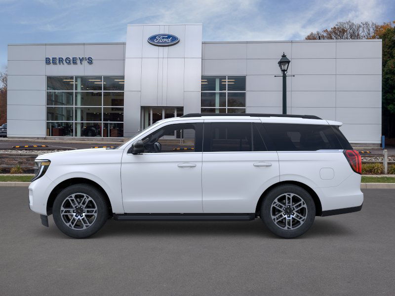 2025 Ford Expedition photo 3