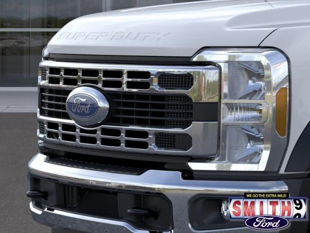 2025 Ford F-600 Super Duty Chassis Cab XL - Photo 44