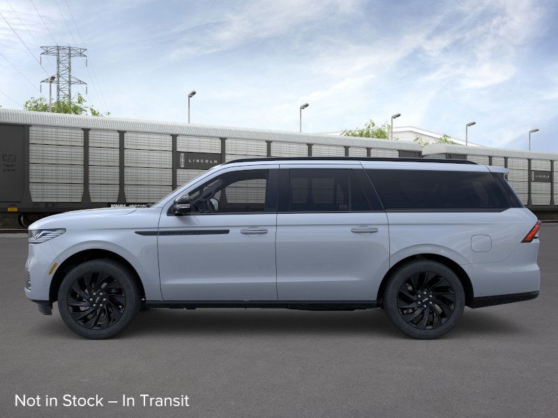 2025 Lincoln Navigator L Reserve photo 3