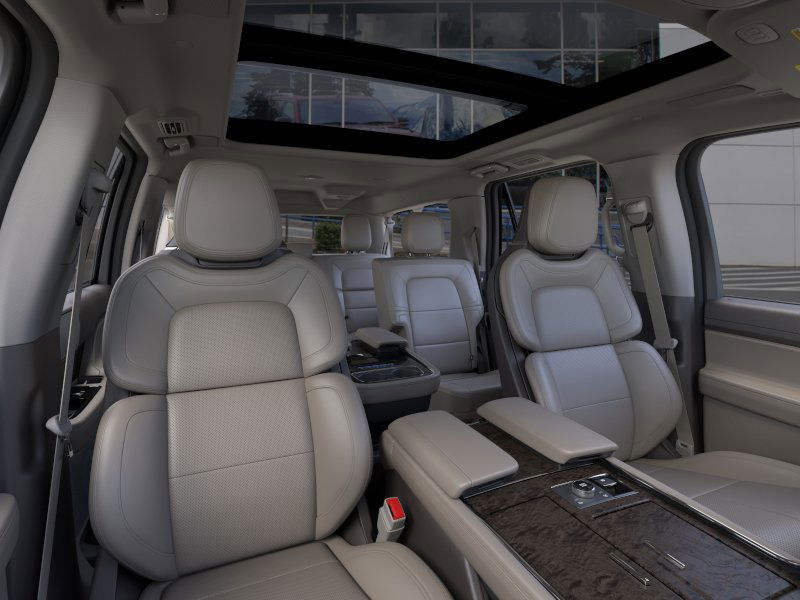 Thumbnail: 2024 Lincoln Navigator L - 40