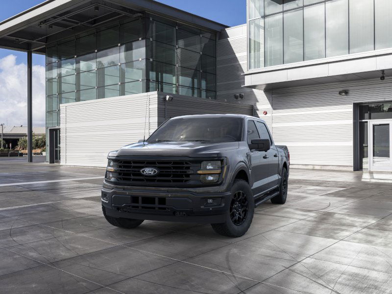 2025 Ford F-150 XLT photo 2