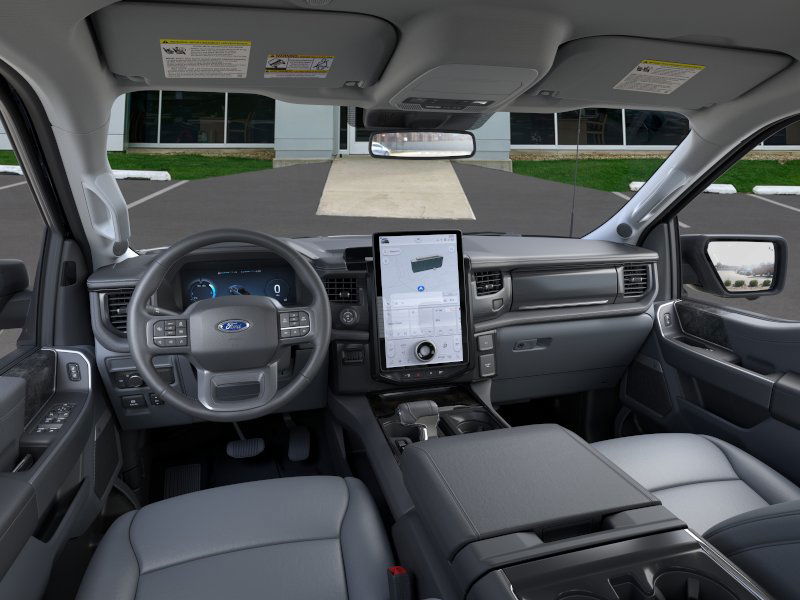 2025 Ford F-150 Lightning Flash - Photo 9
