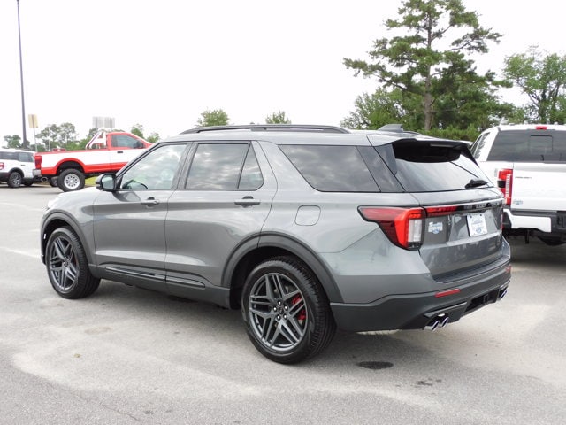 2025 Ford Explorer ST - Photo 29