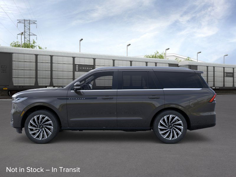 2025 Lincoln Navigator Black Label photo 3