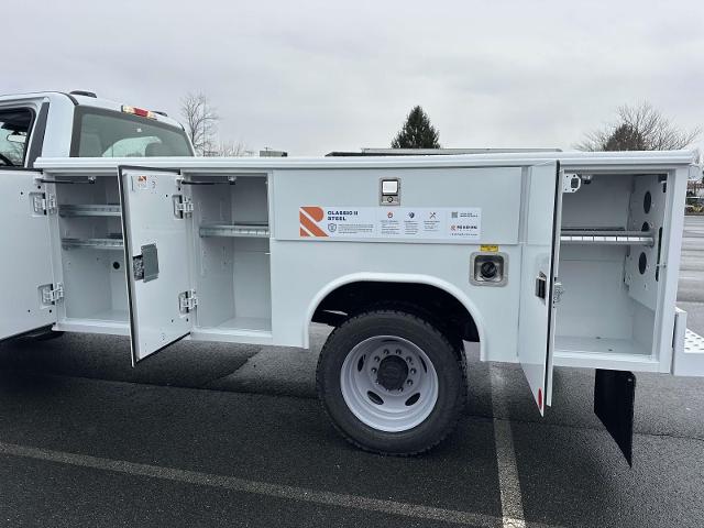 2024 Ford F-450 Super Duty Chassis Cab XL - Photo 30