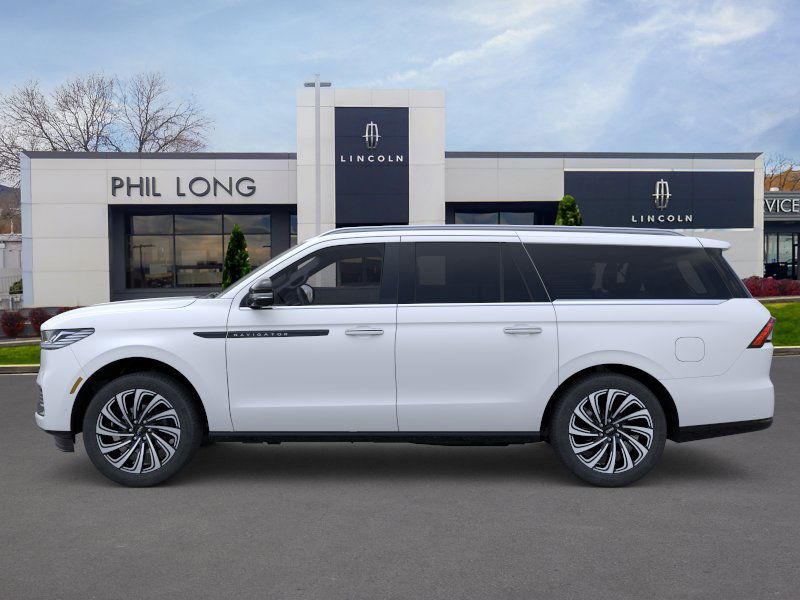 2025 Lincoln Navigator Black Label photo 3
