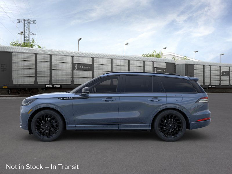 2025 Lincoln Aviator Reserve photo 3