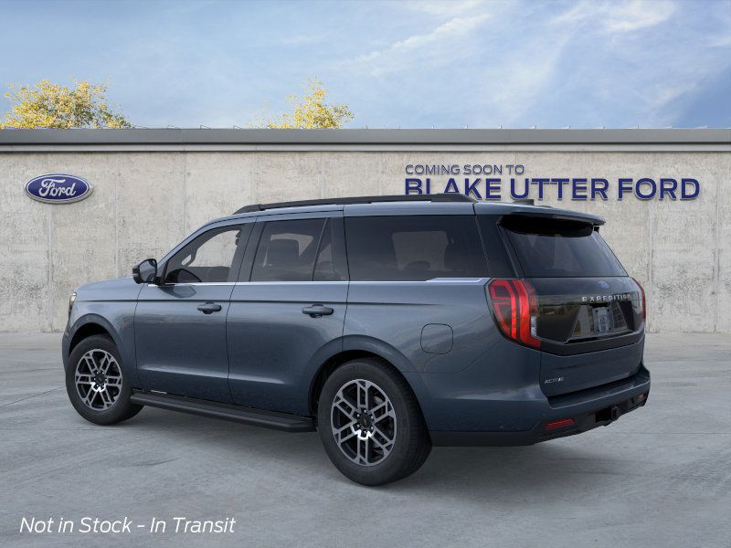 2025 Ford Expedition photo 3