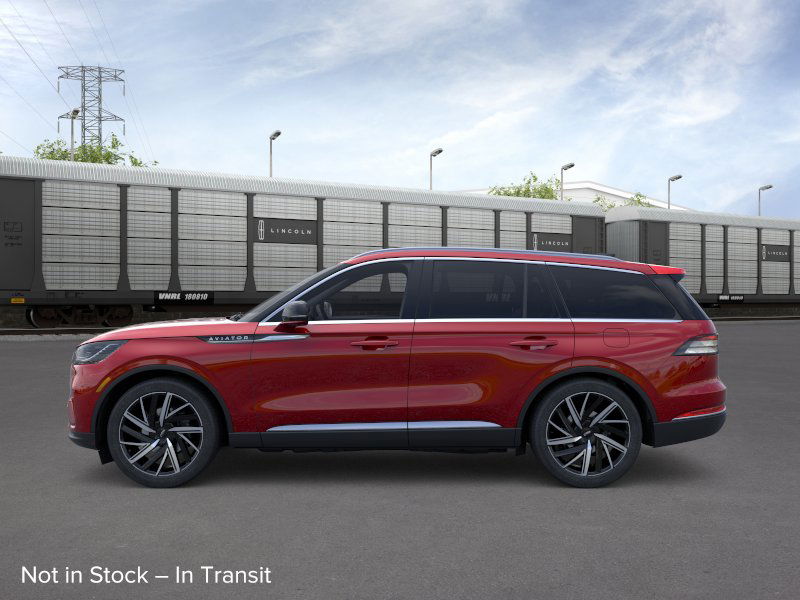 2025 Lincoln Aviator Reserve photo 2