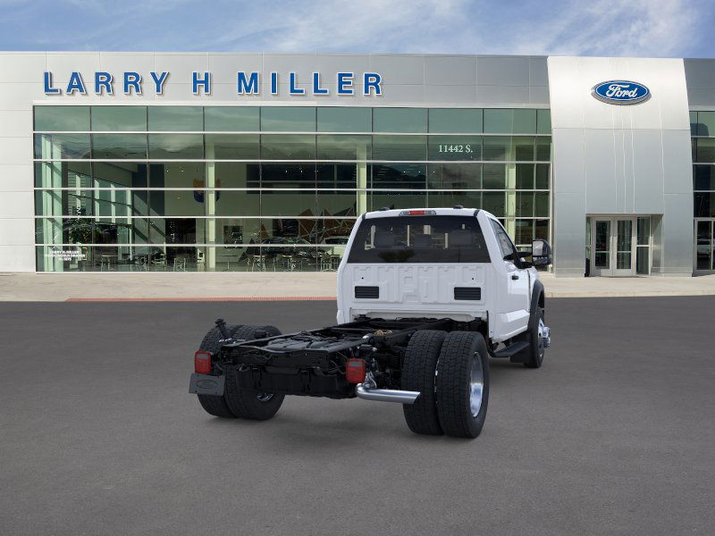 2025 Ford F-550 Super Duty Chassis Cab XLT - Photo 30