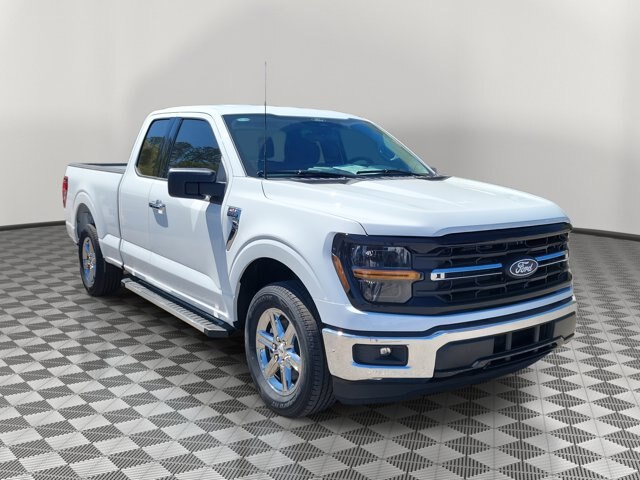 2025 Ford F-150 XLT photo 4