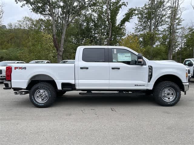 2024 Ford Econoline E-350 33