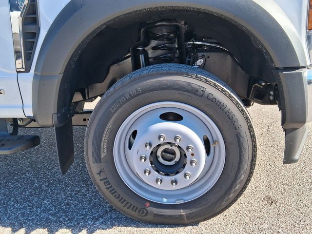 2025 Ford F-450 Super Duty Chassis Cab XL - Photo 41
