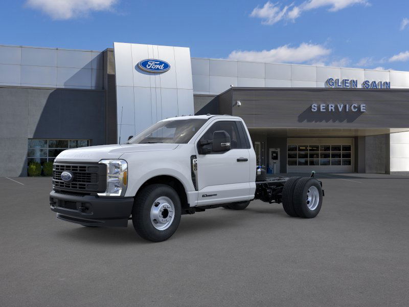 2026 Ford F-350 Super Duty Chassis Cab XL's photo