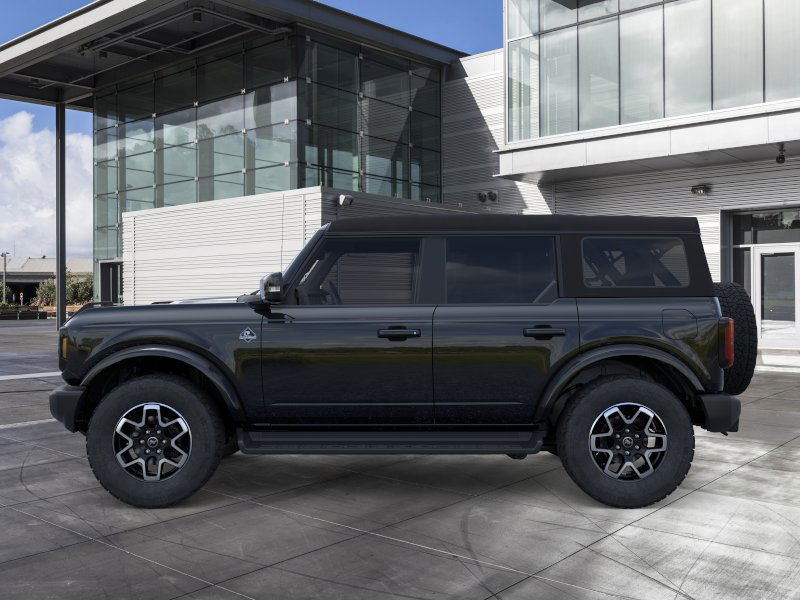 2025 Ford Bronco Outer Banks photo 2