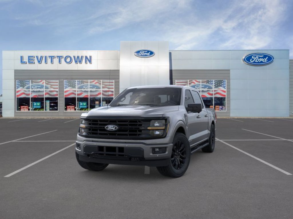 New 2025 Ford F-150 XLT XLT 4WD SuperCrew 5.5 Box