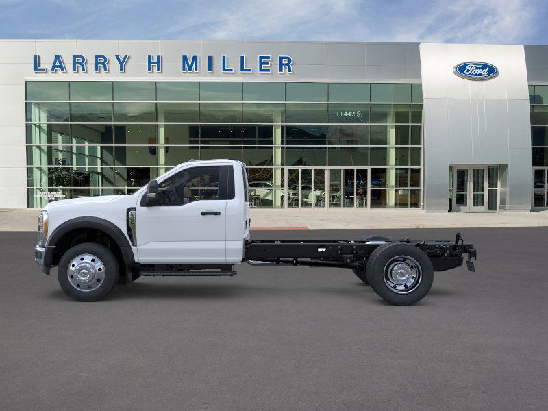 2025 Ford F-550 Super Duty Chassis Cab XLT - Photo 25