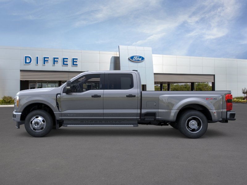 2025 Ford F-350 XLT photo 3
