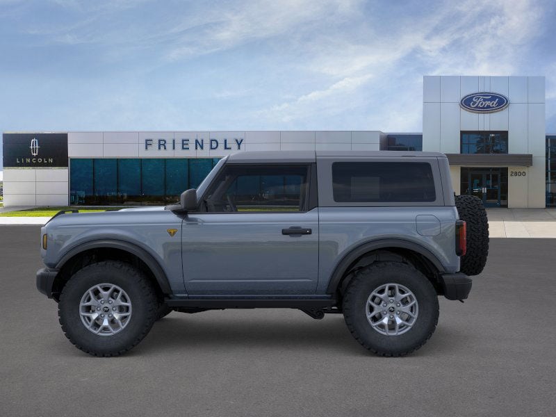 2023 Ford Bronco Badlands photo 2