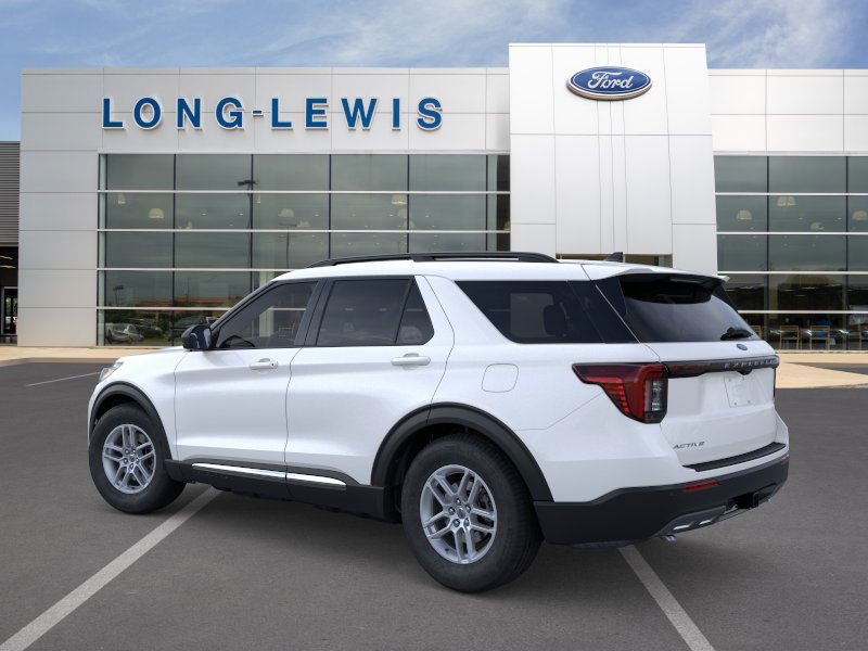 2025 Ford Explorer photo 2
