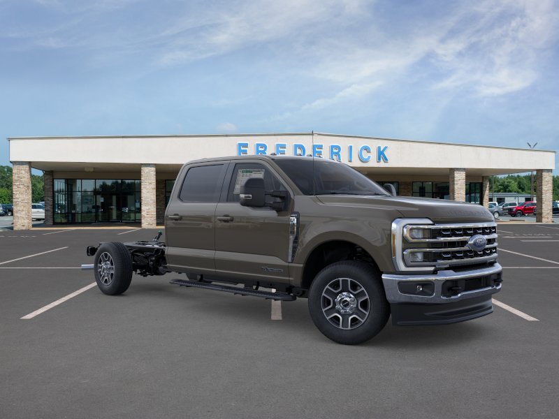 2026 Ford Super Duty F-350 SRW Chassis Cab F-350&reg; Lariat&reg; 4WD Crew Cab 179 WB 60 CA