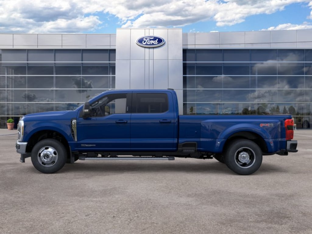New 2026 Ford F-350 F-350® Lariat® Truck Crew Cab