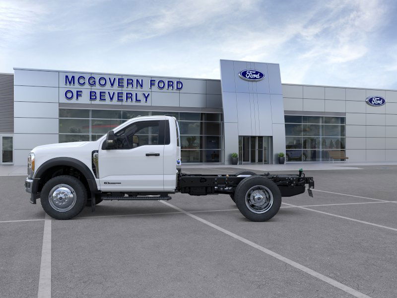 2025 Ford F-550 photo 3