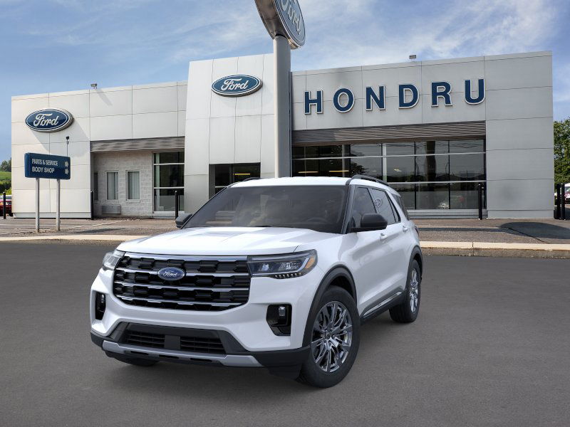 2025 Ford Explorer photo 2