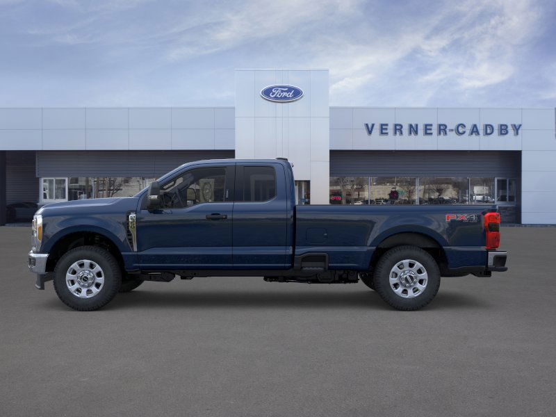 2025 Ford F-350 XLT photo 3