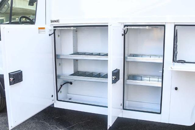 2025 Ford Transit Cutaway Base - Photo 51
