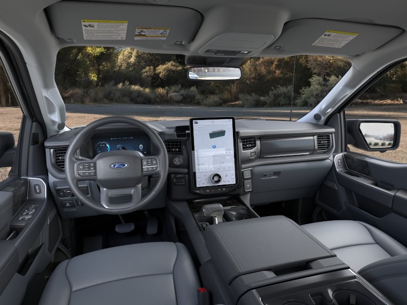 2025 Ford F-150 Lightning Flash - Photo 9