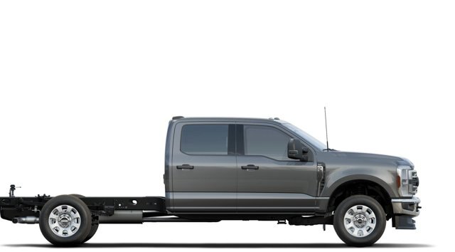 2025 Ford F-350 Super Duty Chassis Cab XLT - Photo 27