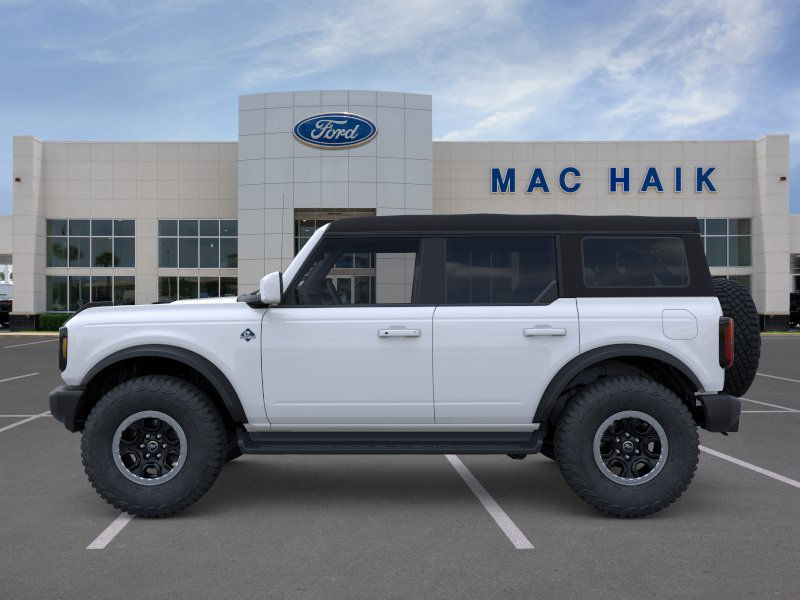 2025 Ford Bronco Outer Banks photo 2