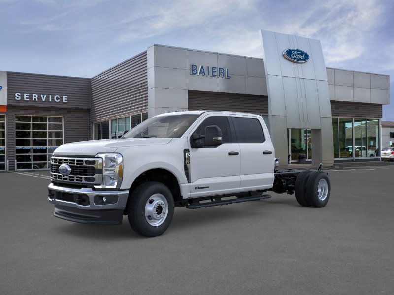 2026 Ford F-350 Super Duty Chassis Cab XL's photo