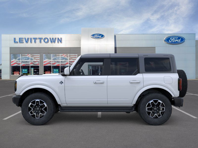 2025 Ford Bronco Outer Banks photo 3