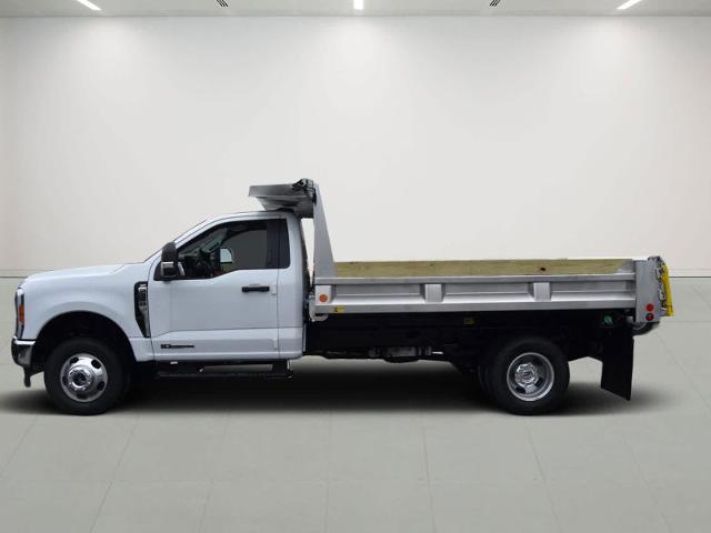 2023 Ford F-350 XL photo 2