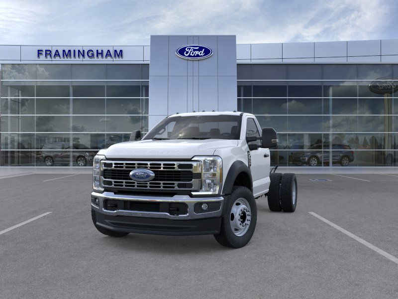 2025 Ford F-550 photo 2
