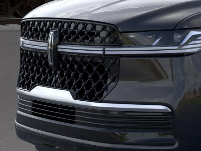 Thumbnail: 2025 Lincoln Navigator L - 40